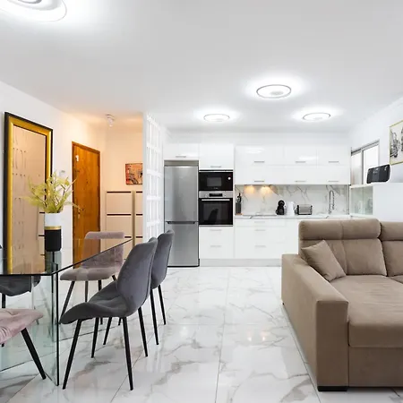 Апартаменти Estrella Del Sur