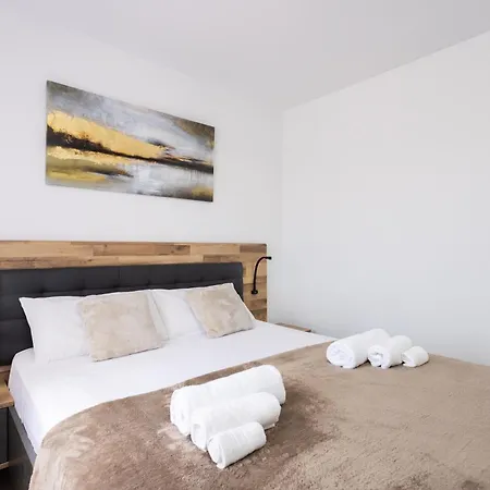 Estrella Del Sur * Адехе